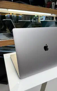 مک بوک پرو ۲۰۱۹ با گرافیک ۴ گیگ با شرایط