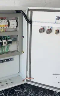 مونتاژ تابلو برق صنعتی