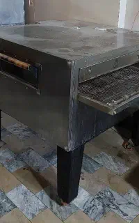 فر ریلی پیتزا دهنه ۷۰
