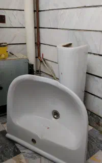 سرشور ایستاده