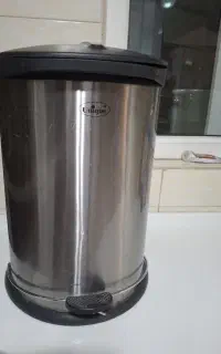 سطل زباله پدال دار یونیک  دریاچه چیتگر