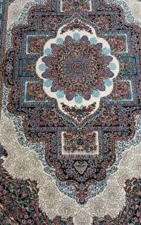 دو عدد قالی کاملا نو ۷۰۰ شانه ۶متری