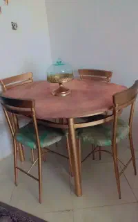 مــیز ناهار خـوری