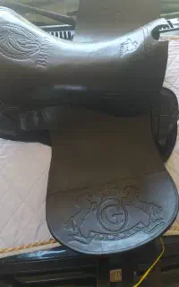 زین و تجهیزات سوارکاری