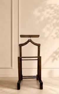 استند کت و پالتو از جنس چوب روس
