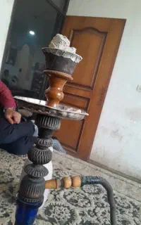 یه کارگر قلیان زن خوش اخلاق برای کافه دربند