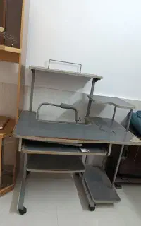 میز کامپیوترو کمد