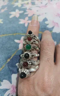 انگشتر رکاب دست و دلبر کهنه