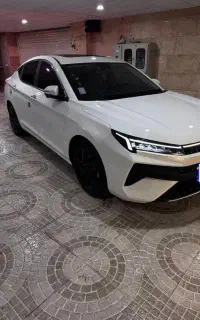 کی ام سی J7