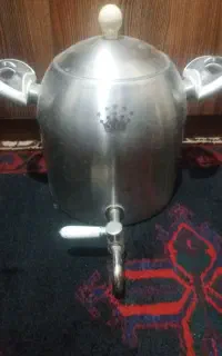 کتری. کتری لعابی قدیمی. ظروف چینی