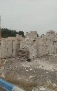 نیازمند رانند لیفتراک ویک کارگر ساده