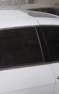 نصب شیشه دودی در محل نصب به صورت حرفه ای
