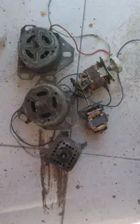 تعدادی موتور و فن