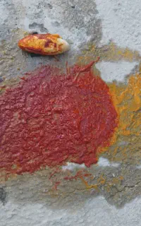 یک سنگ و سکه قدیمی