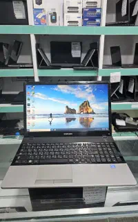 لپتاپ زیبای سامسونگ دانشجویی i5 رم۸ هارد SSD