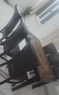 میز نهار خوری چوب۶عددصندلی چوبی به دلیل جابه جایی۴