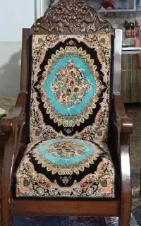 مبل قالی با چوب گردو