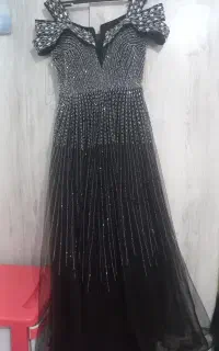 دو عدد لباس مجلسی در حد نو.