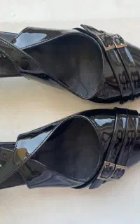 کفش پاشنه دار