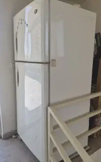 برداشت یخچال خراب و پوسیده