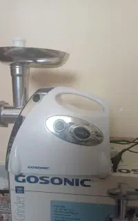 چرخ گوشت  یک دست کاسه آبگوشت واستکان وپیش دستی