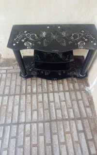زیرتلویزیون شیشه