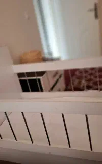 تخت کنار مادر ننو
