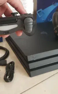 فقط ازکارتن بازشده دودسته آکبند۲۰۰بازیps4 pro 2026