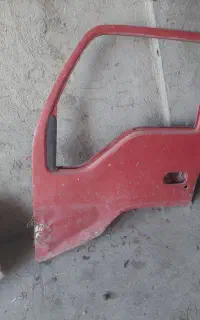 دو عدد درب ایسوزو کله جدید و قدیم