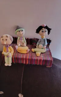 مجسمه کلاه قرمزی و..