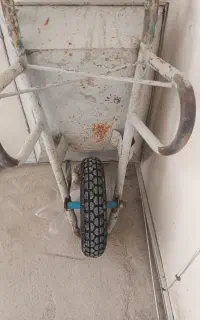 یک سری وسایل باغ و ساختمان