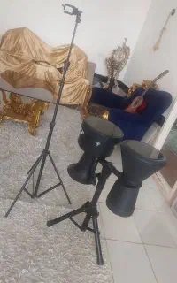 تمبک  با پایه و پایه گوشی