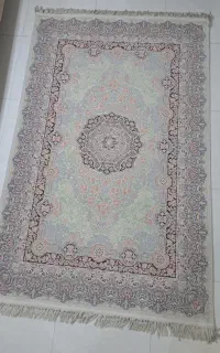 فرش ۷۰۰ شانه فرهی در حد نو