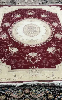 فرش و پشتی