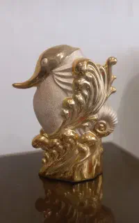 تندیس زیبا با رنگ ثابت