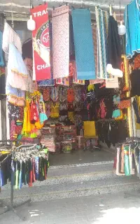 نیازمند فروشنده خانم