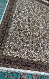 یه تخته فرش هزار شانه 6متری شش ماه کارکرده
