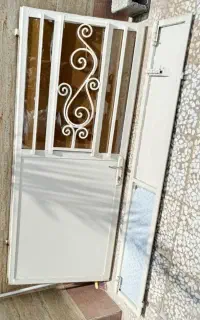 درب دو لنگه آهنی