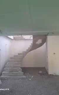 مشاوره.طراحی واجرای انواع پله گرد بتنی