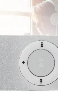 Mp3پلیر پخش کننده  با ۱۶گیگ حافظه و شارژر هندزفری