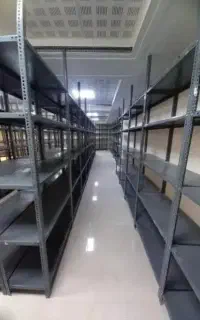 قفسه پیچ‌و‌مهره ای