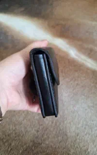 کیف کمری و مدارک و موبایل
