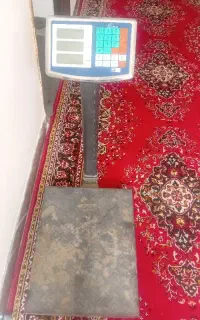 ترازو دیجیتال ۳۰۰کیلویی محک