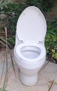 توالت فرنگی در حد نو