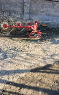 خدمات کشاورزی با تراکتور باغی