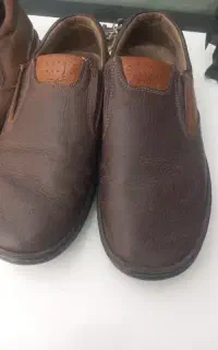 دو جفت کفش چرم اصل برای کار خوبه