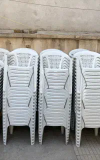 صندلی پلاستیکی دسته دار نو رنگ سفید