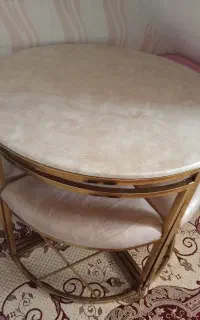 میز آشپزخانه با لباس محلی