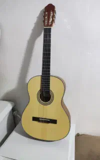 گیتار نو نو هنوز کوک نشده