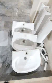 ۳ عدد روشویی در حد نو نو وسایه بان